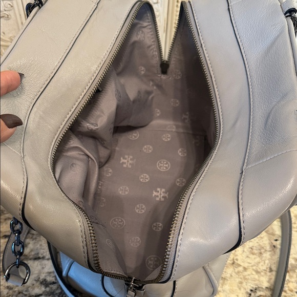 Tory Burch Light Gray Quilted Crossbody Bag Like New - Picture 8 of 15